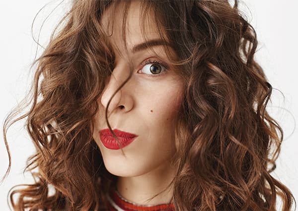 La couleur de cheveux pecan brown